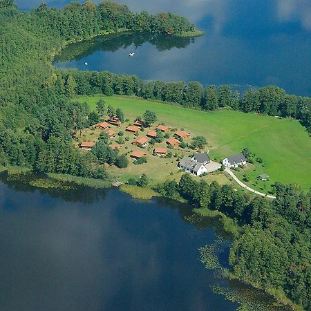 Ferienhaus-Park Brennickenswerder Lychen Esterno foto