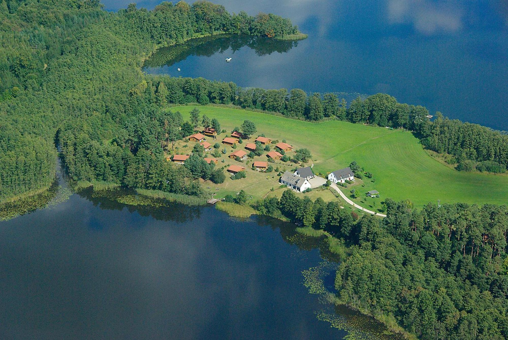 Ferienhaus-Park Brennickenswerder Lychen Esterno foto